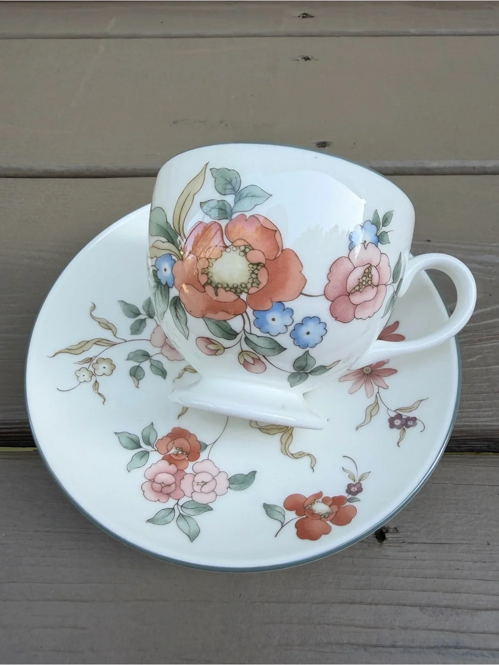 2 X Wedgewood Philippa Floral Porcelain Bone China Teacup and Saucer Set